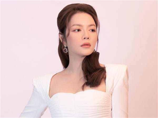 Mũi cao, cánh mũi đầy đặn