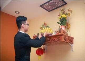 Văn khấn xin gia tiên phù hộ công việc may mắn thuận lợi