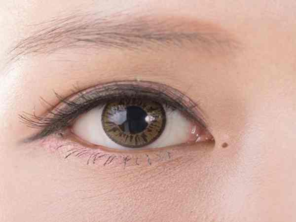 nốt ruồi khoé mắt nốt ruồi khoé mắt