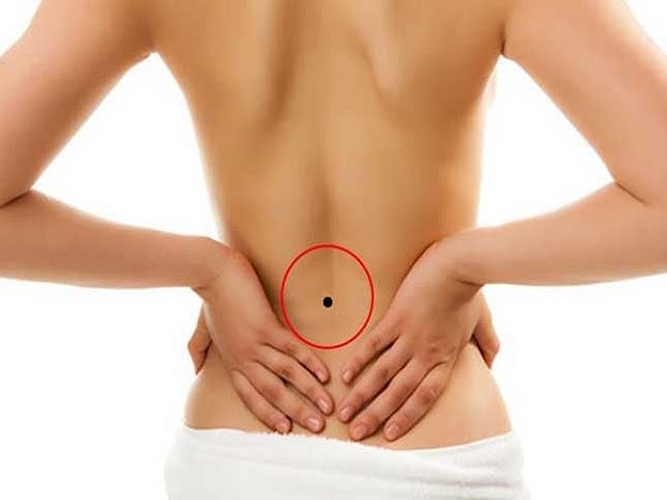Nốt ruồi ở sống lưng nói lên điều gì?