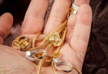 Nằm mê thấy đi mua rất nhiều vàng