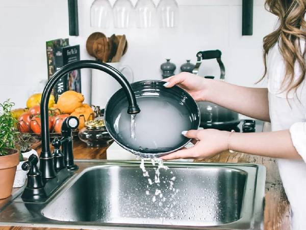 Mẹo hóa giải vận hạn khi chiêm bao thấy rửa chén